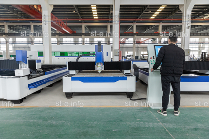 ЛАЗЕРНЫЙ СТАНОК ДЛЯ РЕЗКИ МЕТАЛЛА ST-6020R (6000*2000мм) 2kWt RAYCUS - st-e.info - Новомосковск